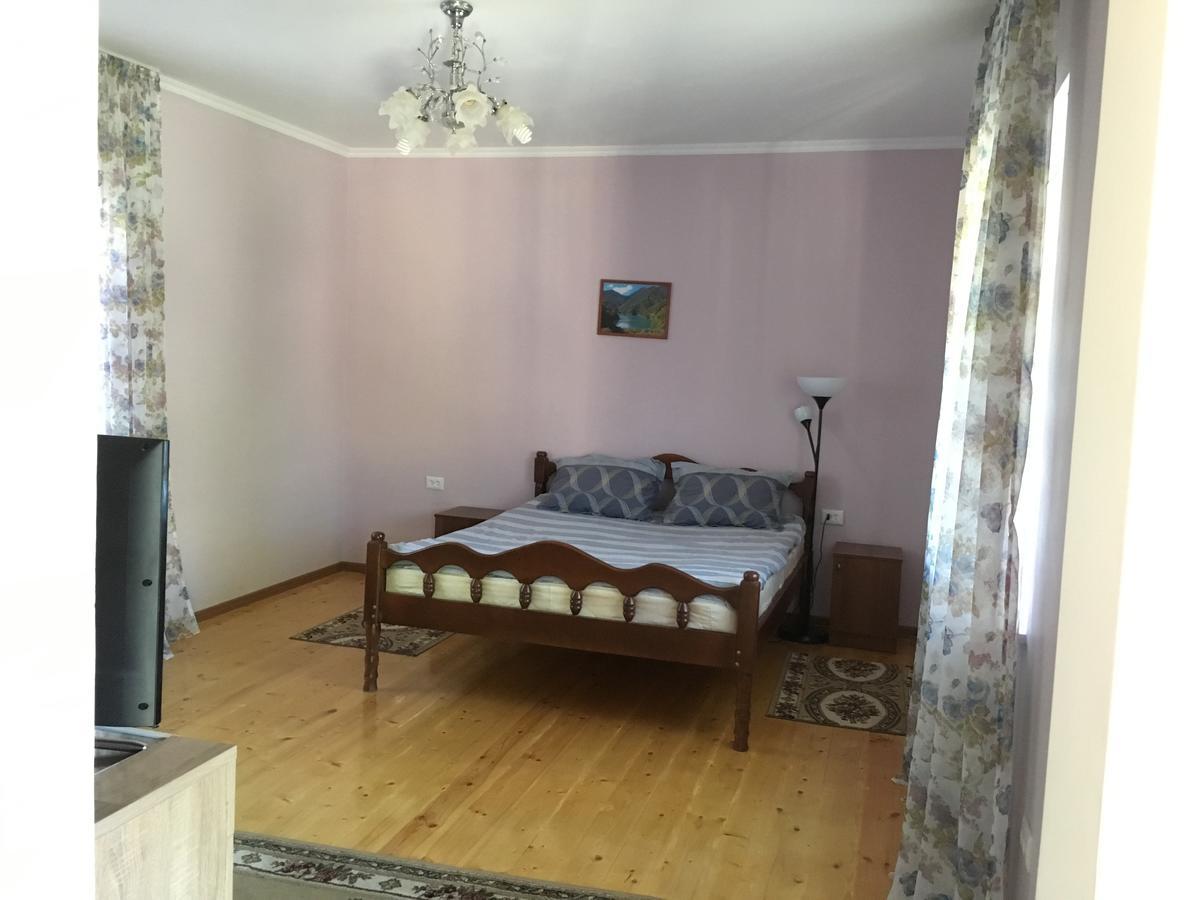 Guest House On Shakirbay 11 Σουχούμι Εξωτερικό φωτογραφία